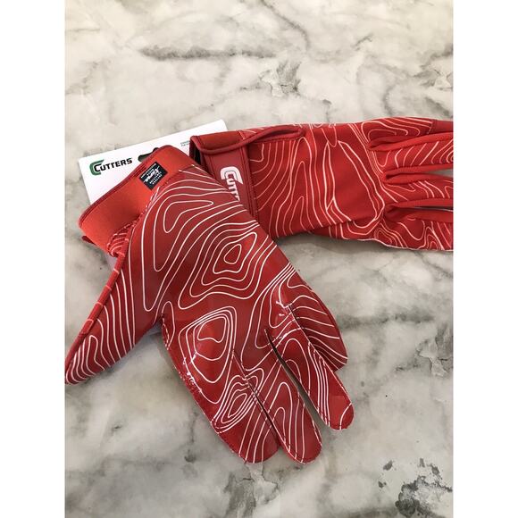 Cutters Football Super Sticky Grip Game Day Gloves Adult S/M Red New w/ Tags - Picture 4 of 5